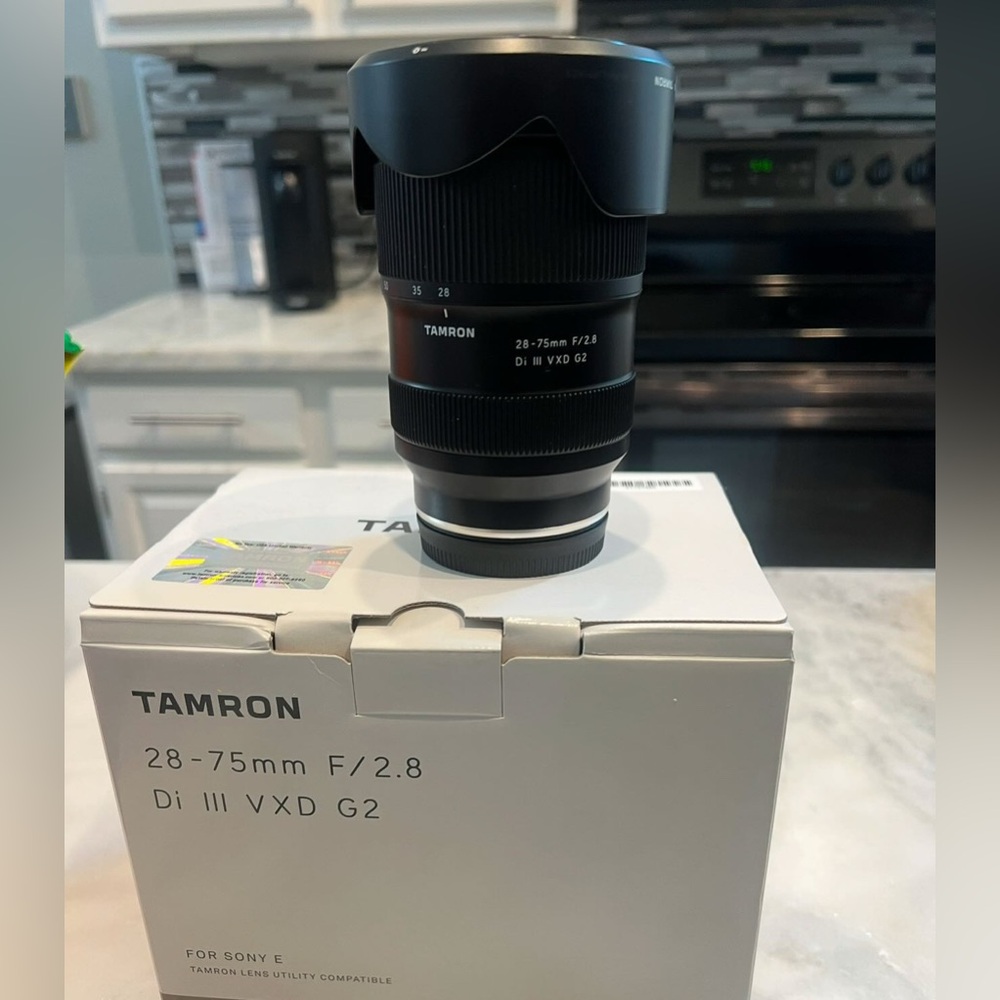 Tamron 28-75mm f/2.8 lens